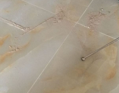 纳溪瓷砖空鼓维修公司分享粘合剂选择不当在瓷砖铺贴过程中可能导致以下问题